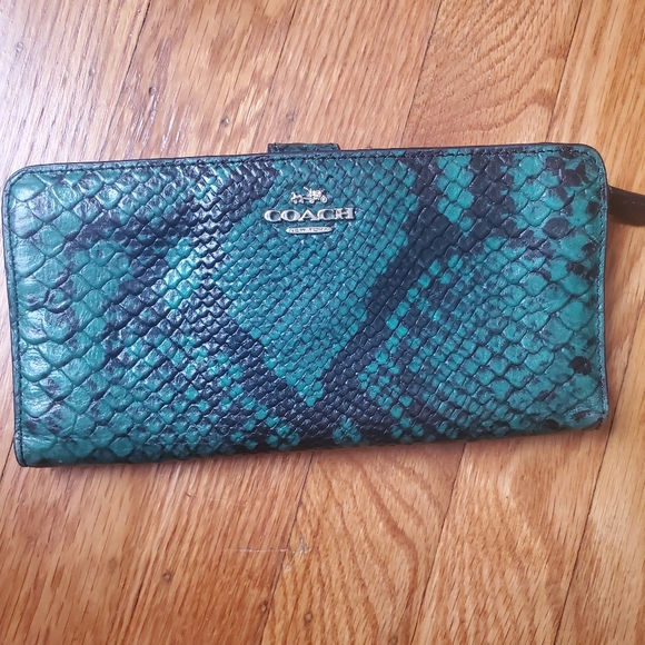 COACH 1941 Emerald Green wallet WOMEN'S - Picture 1 of 9